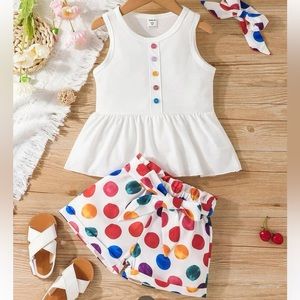 Toddler Girls Ruffle Hem Tank Top & Geometric Print
Paperbag Waist Shorts